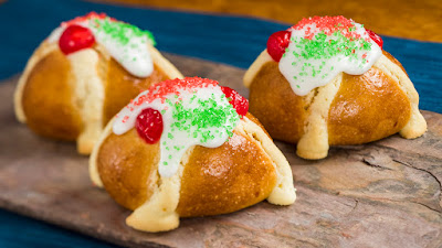 Seasonal Treats at EPCOT Holidays Around the World - Three Kings Bread