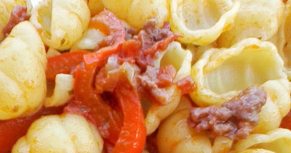 Gnocchi con peperoni e salsiccia (primi)
