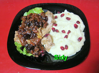 Friptura de curcan in vin cu piure de cartofi si chutney de merisoare in vase Zepter