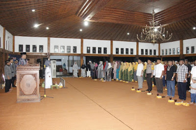 KASDIM 0725/SRAGEN HADIRI PENGAJIAN DALAM RANGKA MEMPERINGATI TAHUN BARU HIJRIYAH 1 MUHARAM 1440H/2018 DIPENDOPO KAB.SRAGEN