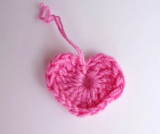 crochet heart by Chez Violette