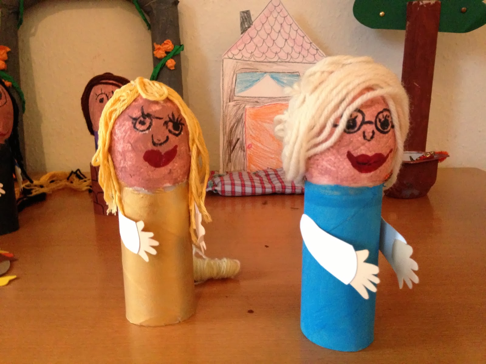  Erzähltische im Kindergarten: Frau Holle Motiv 
