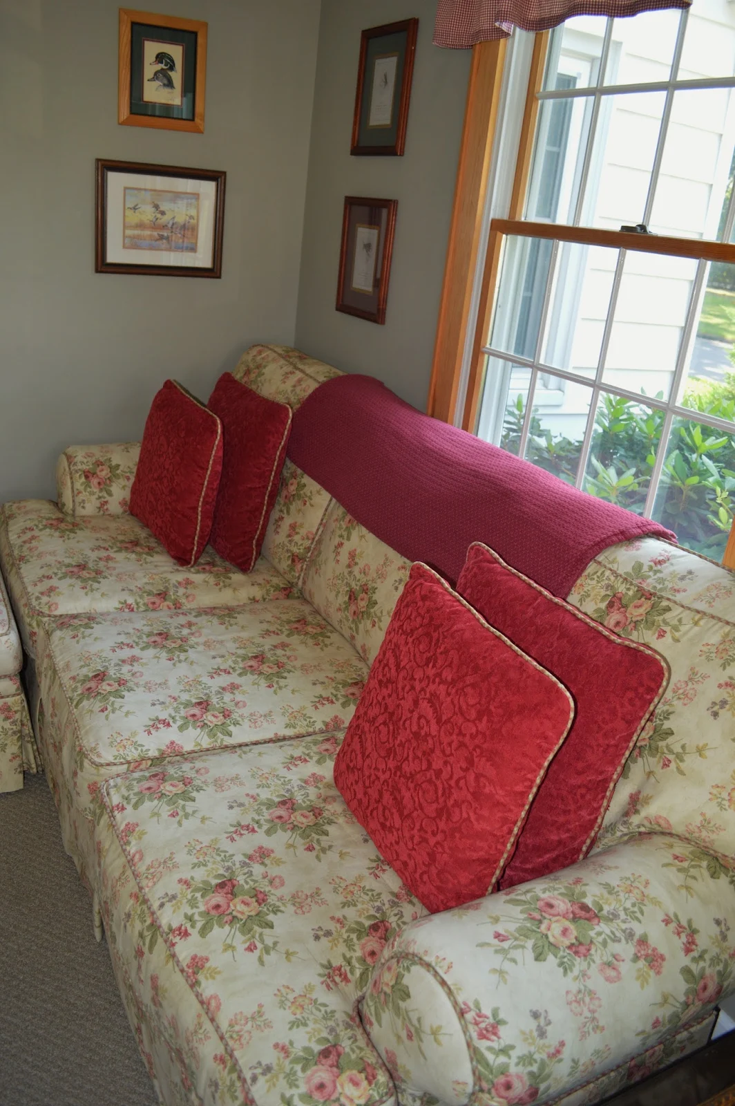 Floral Cottage Style Sofa