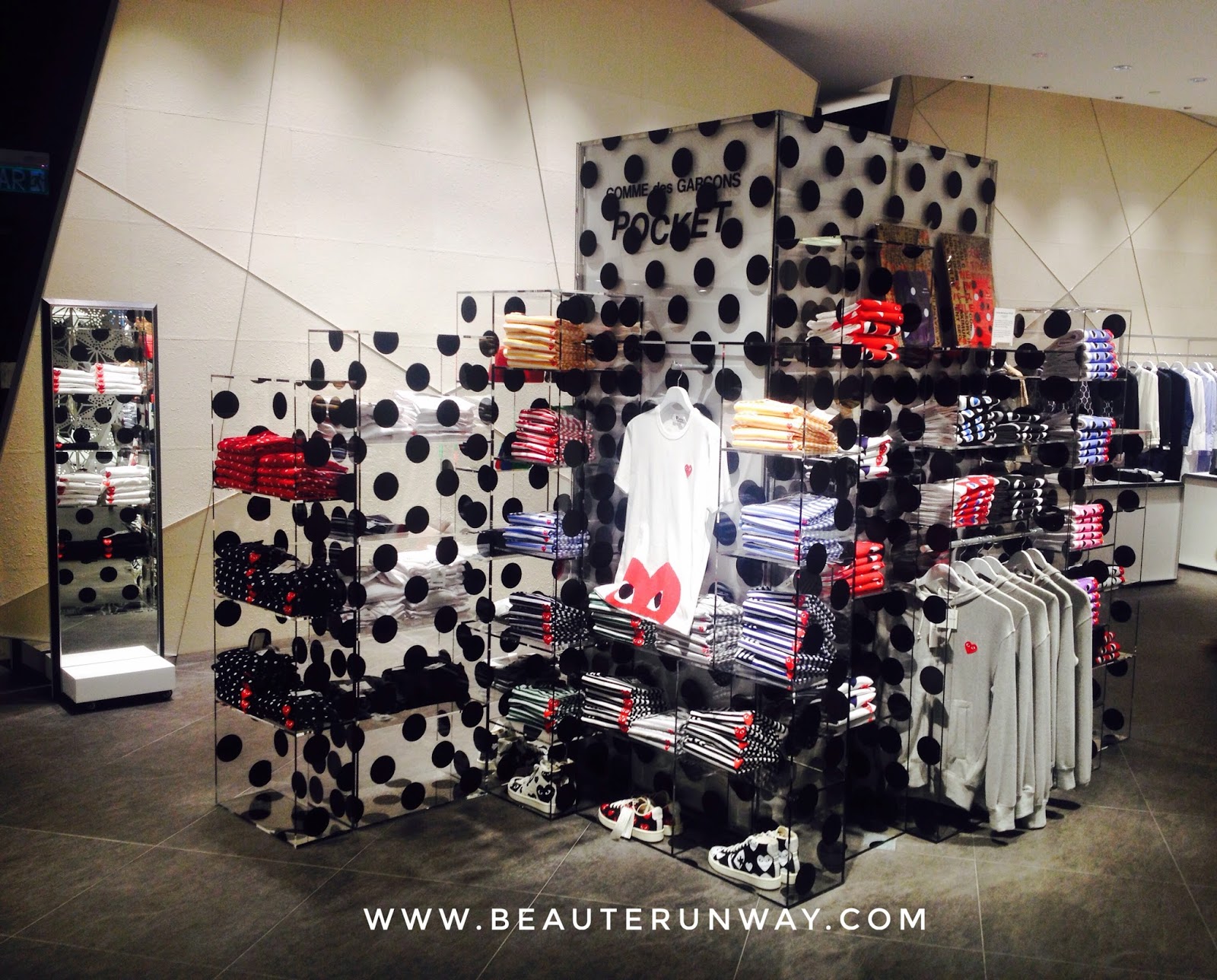 Tokyo Japan Comme Des Garcons Tokyo Sale Clothing Stores Comme Des