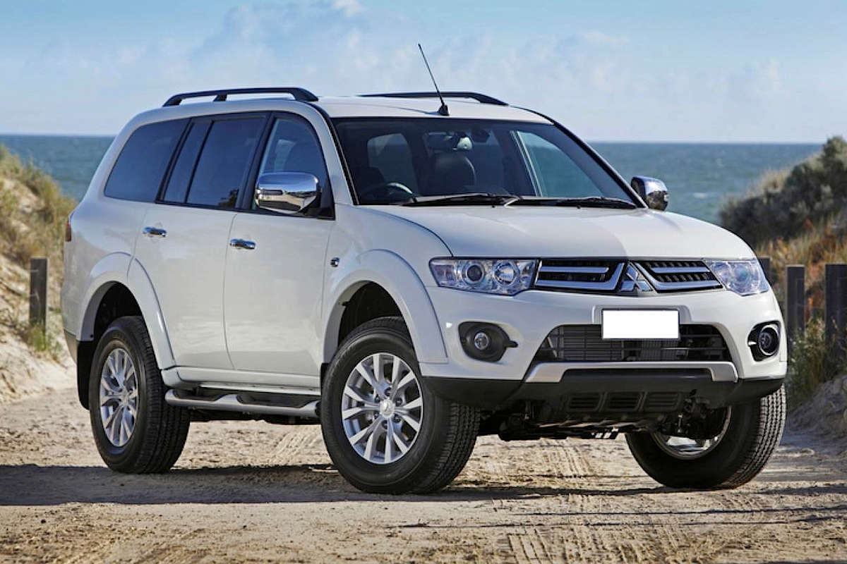 Mitsubishi sport отзывы. Mitsubishi Pajero Sport. Mitsubishi Pajero Sport 2014. Mitsubishi Pajero Sport 2. Mitsubishi Pajero Sport 2013.