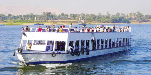 Ferry from The East Bank to The West Bank of The Nile - Tourism in Luxor - www.tripsinegypt.com