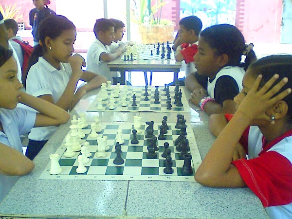 LIGA COLEGIAL DE AJEDREZ “LAS TORRES” CONTINÚA LA FINAL EN HERES. LIGA COLEGIAL DE AJEDREZ “LAS TORRES” CONTINÚA LA FINAL EN HERES.