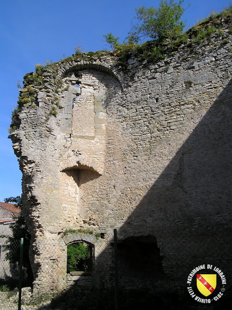 MOYEN (54) - Château épiscopal (XVe siècle)
