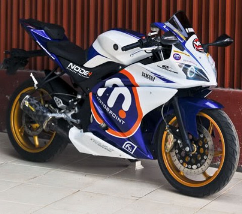 Gambar Modifikasi Motor Yamaha Vixion New Terbaru Putih Biru Sport