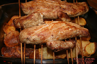  Solomillo de cerdo asado con seudo patatas a la panadera, champis y salsa al Oporto 