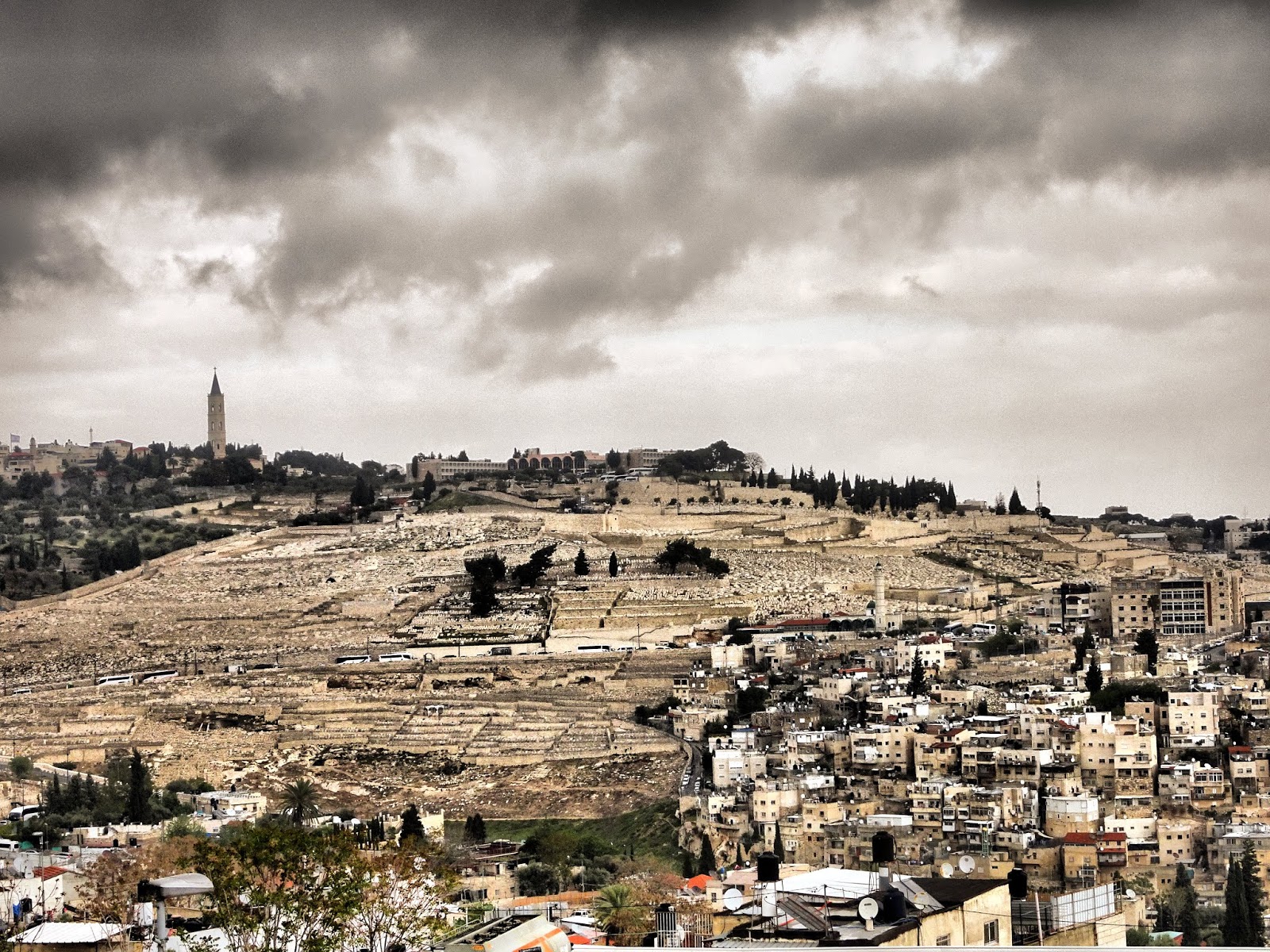 The estetic of senses! Vues depuis l'Église SaintPierre en Gallicante