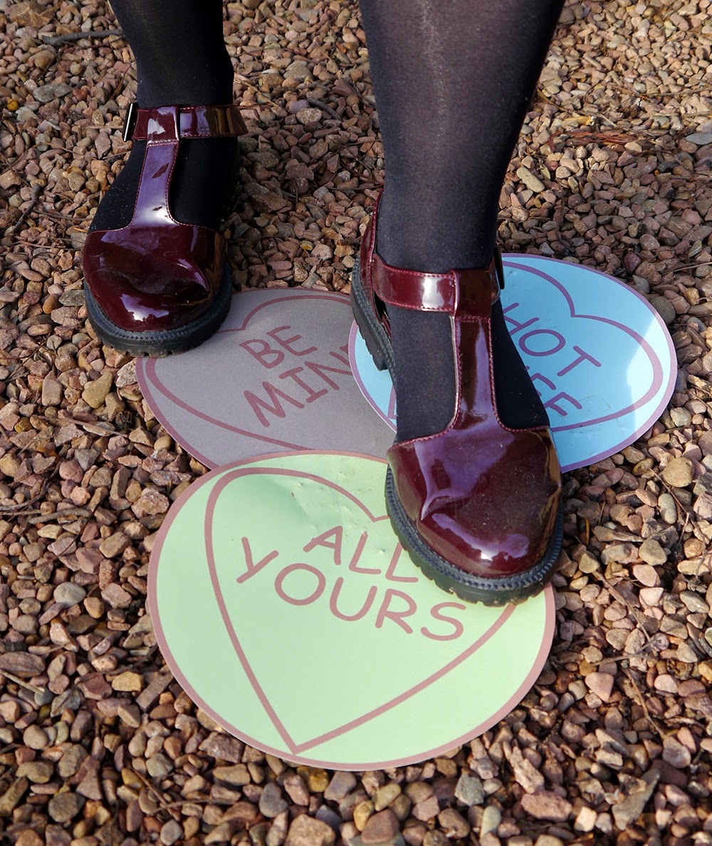 Anti valentines how to, valentine, DIY, hat, love heart, galentine, anti valentines, all yours, stomp, wreck, shoes, New Look, doc martens