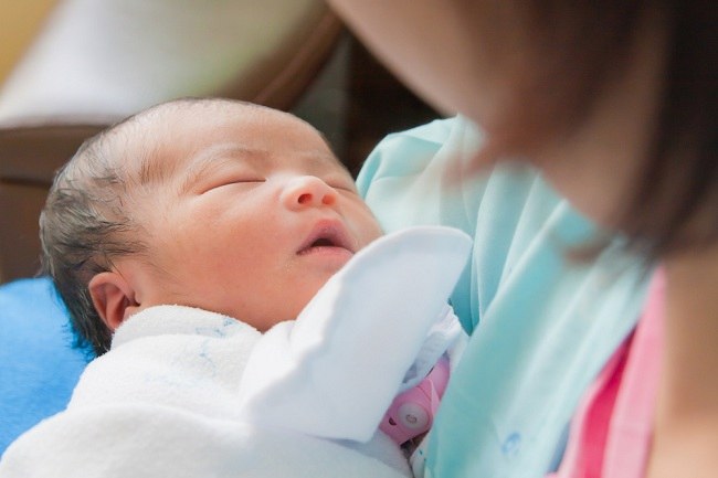 5 Peralatan yang Memudahkan Perawatan Bayi Baru Lahir Sehari-hari - Kunjer