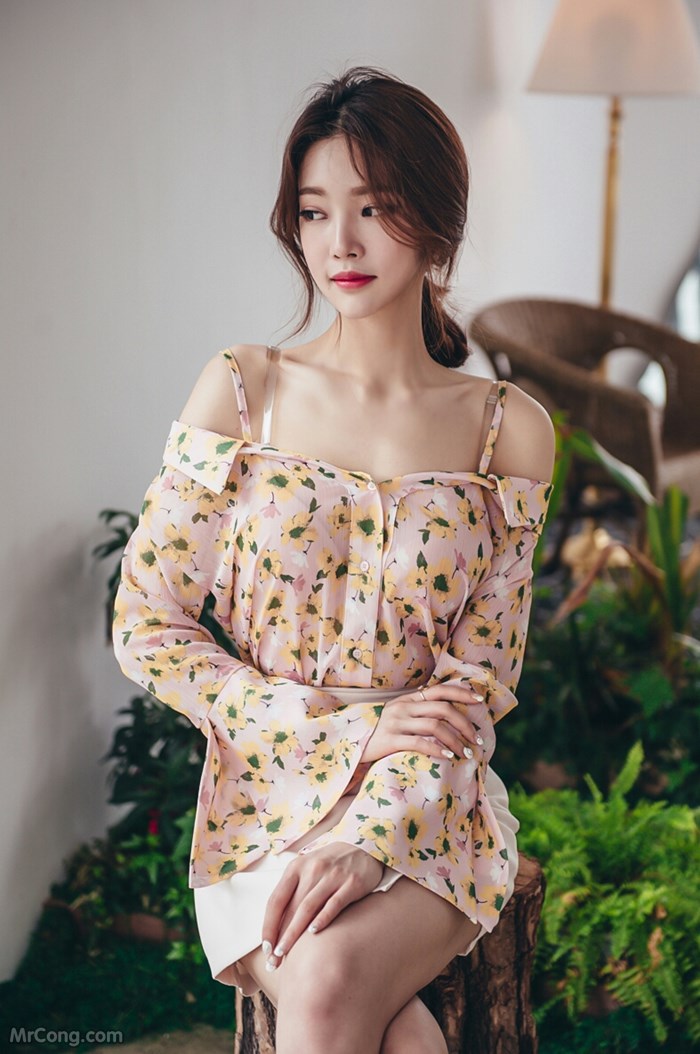 Beautiful Park Jung Yoon in the April 2017 fashion photo album (629 photos) photo 8-16