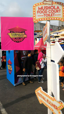 Papan petunjuk arah di TCF 2016. Papan petunjuk arah di TCF 2016.