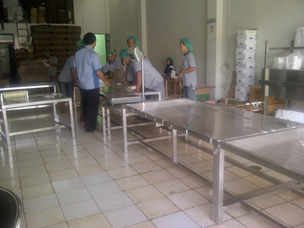 Proses pembuatan meja refing dan packing Pt Masindo
