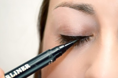 Eyeliner Untuk Membuat Tampilan Mata menjadi Menarik