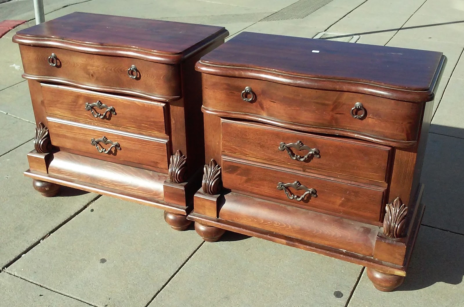 UHURU FURNITURE & COLLECTIBLES SOLD **BARGAIN BUY** 12069 Modern Victorian Pine 28" x 32" Wide