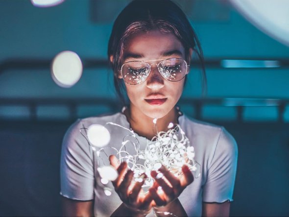 Luzes e cores na fotografia artística e romântica de Brandon Woelfel Brandon Woelfel arte fotografia artística romântica cores luzes urbanas contos de fada hipster mulheres óculos modelos