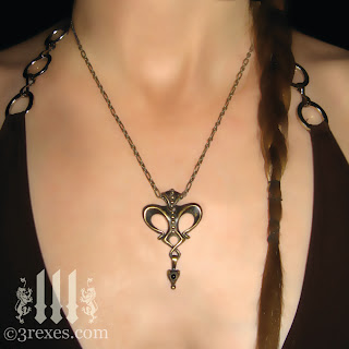 brass gothic heart necklace alice in wonderland