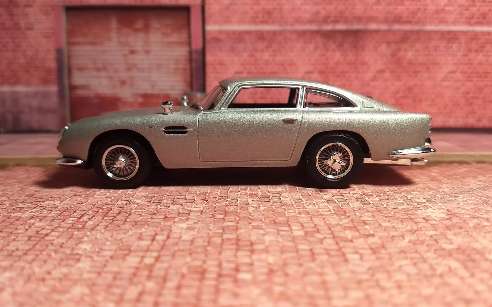 Retroautosenescala Aston Martin Db5 1964 James Bond