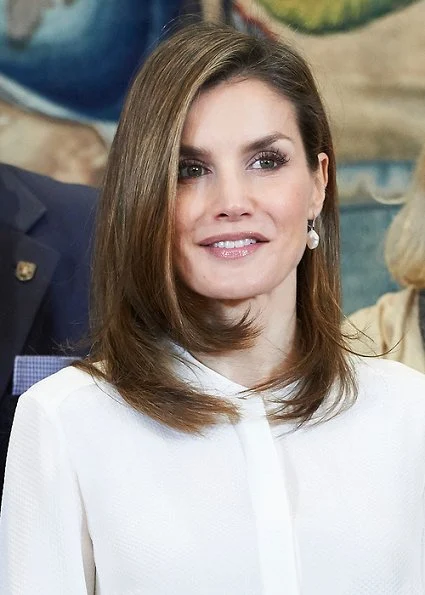 Queen Letizia met with representatives of Club Estudiantes and their Foundation (Fundación Estudiantes) at Zarzuela Palace