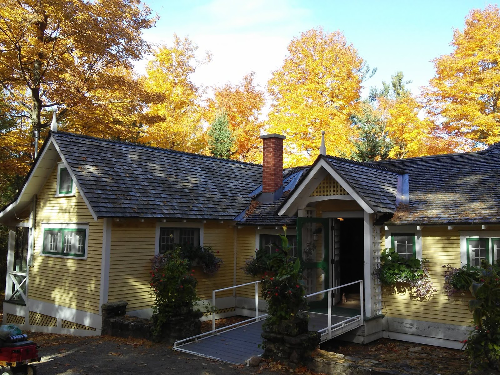 Ottawa Daily Photo: Kingswood And Kingsmere Lake