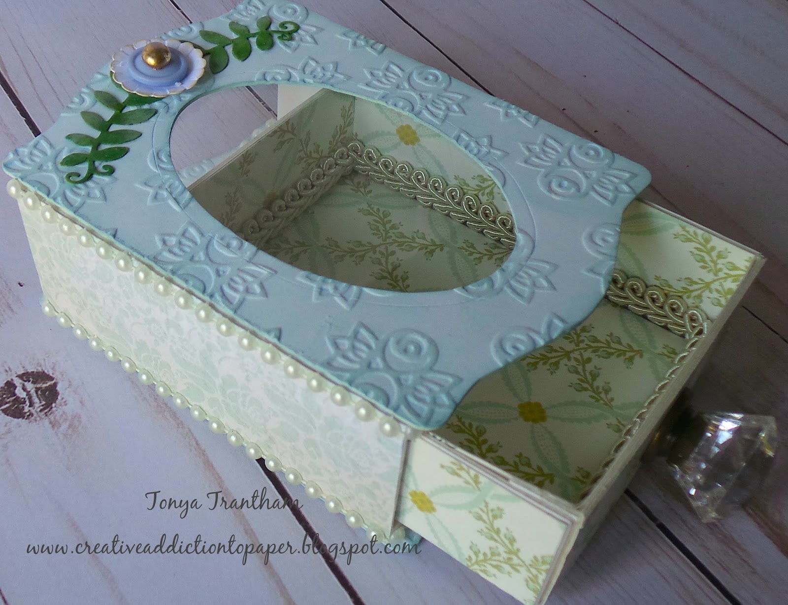 Creative Addiction to Paper Floral Jewelry Box