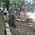 Talud sungai rusak, Babinsa Kayen bersama warga kerja bhakti bersama