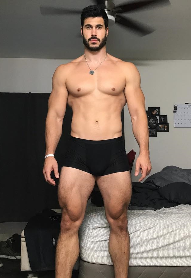 Supostas nudes de Danny Jones, o “homem dos sonhos”, vazam na internet