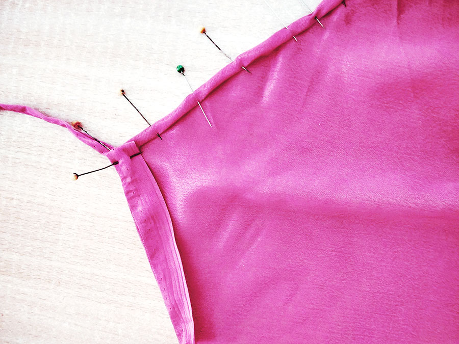 HOW TO DIY A SILK SLIP DRESS |STYLE AND ILLUSTRATION BLOG BY DHEERA JOSHI DIY A SILK SLIP DRESS