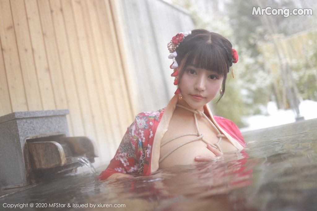 MFStar Vol. 2,449: Zhu Ke Er (朱 可 儿 Flower) (61 photos)