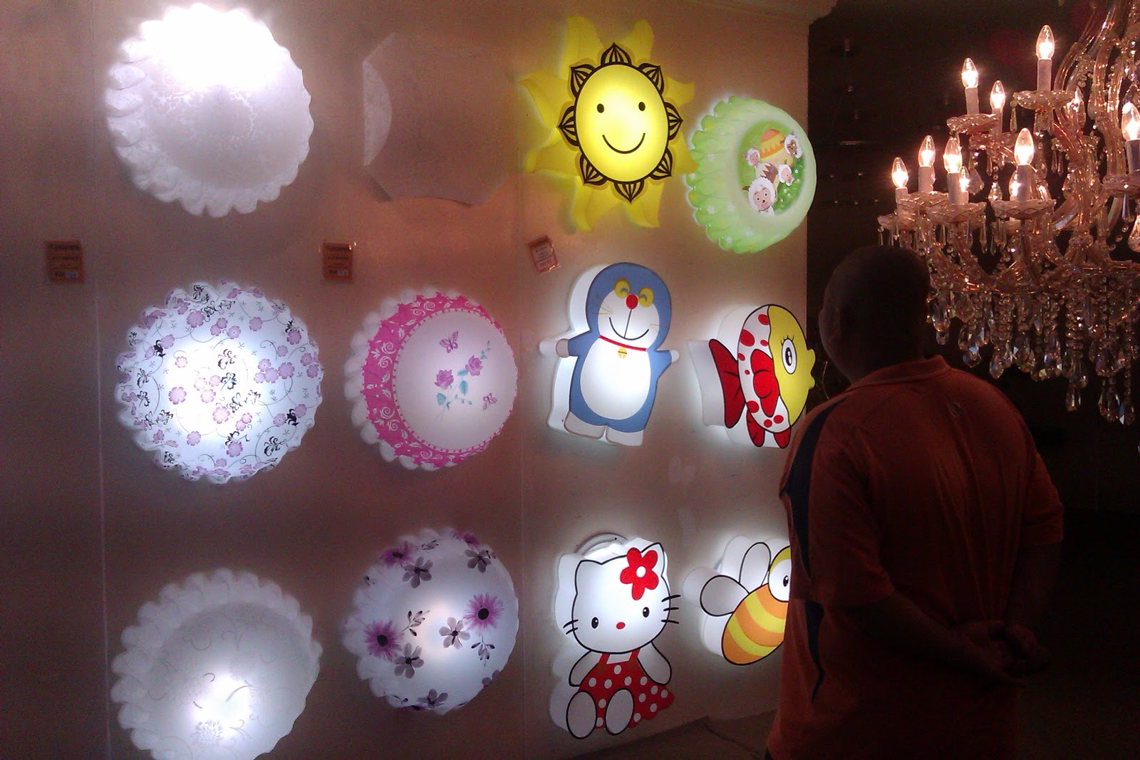 Keinginan Hati: LAMPU HIASAN