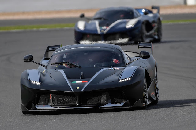 2 black FXX-K cars at the silverstone racing days 2017