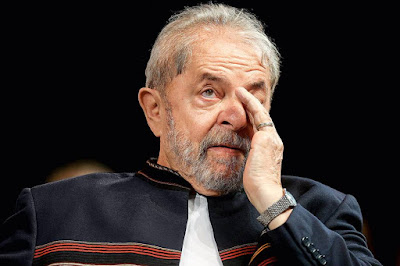 Advogados de Lula admitem culpa e pedem prescrição das penas Advogados de Lula admitem culpa e pedem prescrição das penas