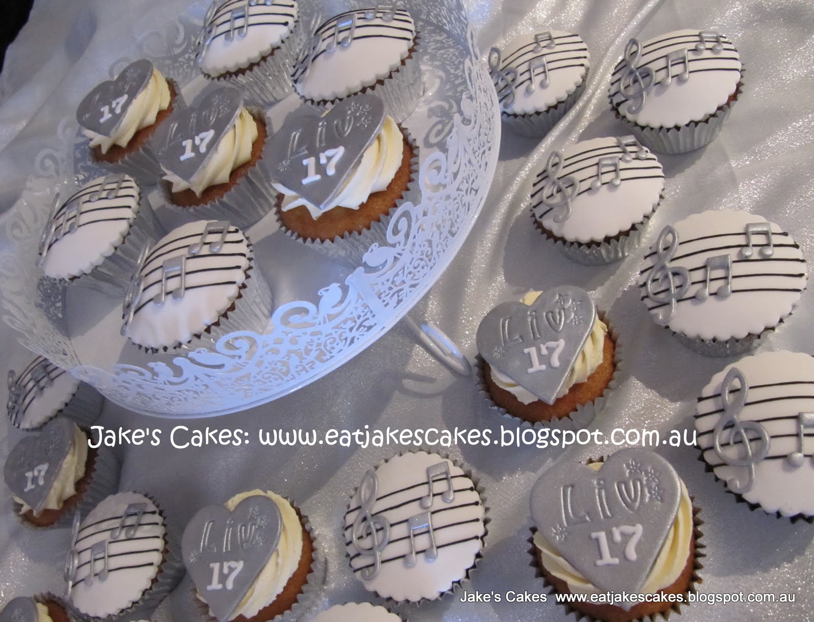 jake-s-cakes-music-cupcakes-for-a-17th-birthday
