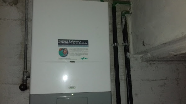 Aumentano le tariffe, diminuiscono i posti di lavoro.Vitalizi d'oro-