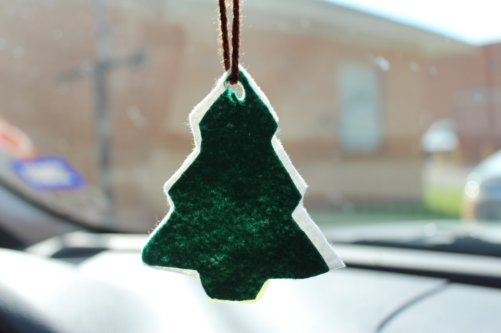 Thrifty Chicky 28 DIY Car Air Fresheners
