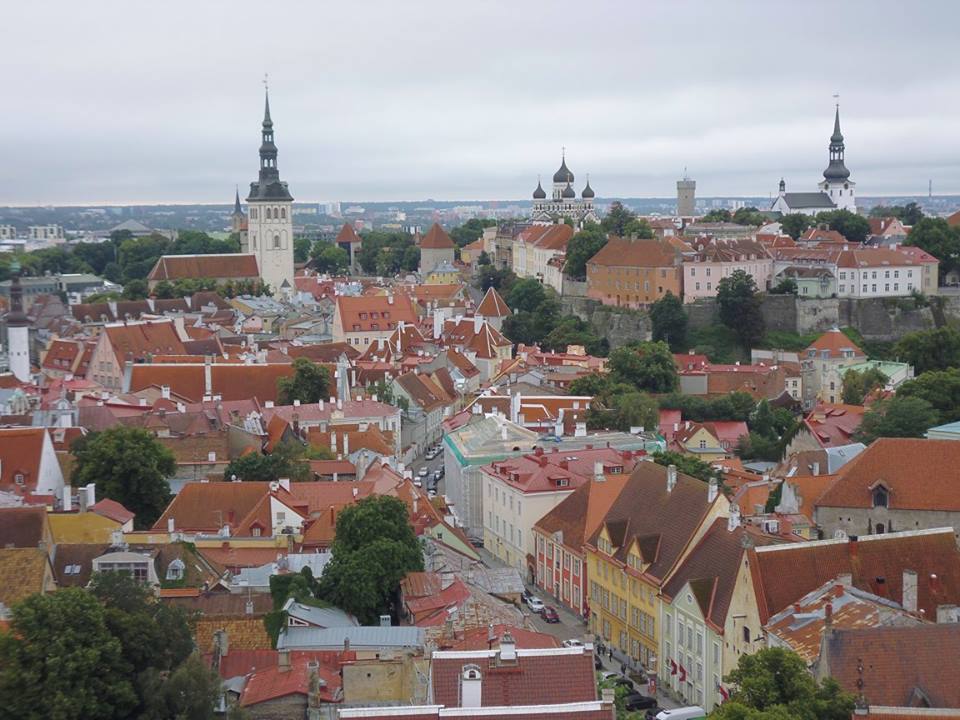 Vistas desde la Torre de la Iglesia de San Olav (Tallinn) (@mibaulviajero)