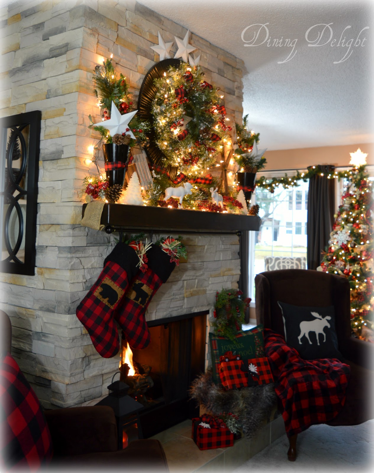 Dining Delight Canadian Cabin Christmas Mantel