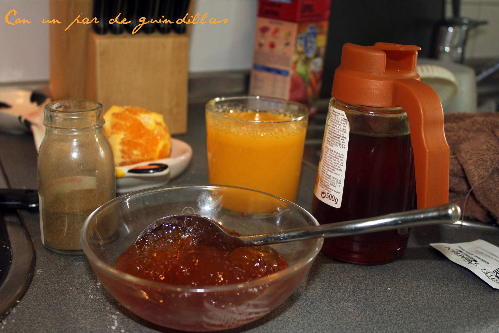 Pierna de cordero lechal con miel y naranja | Con un par de guindillas |  Gastronomía, viajes, salud y nutrición
