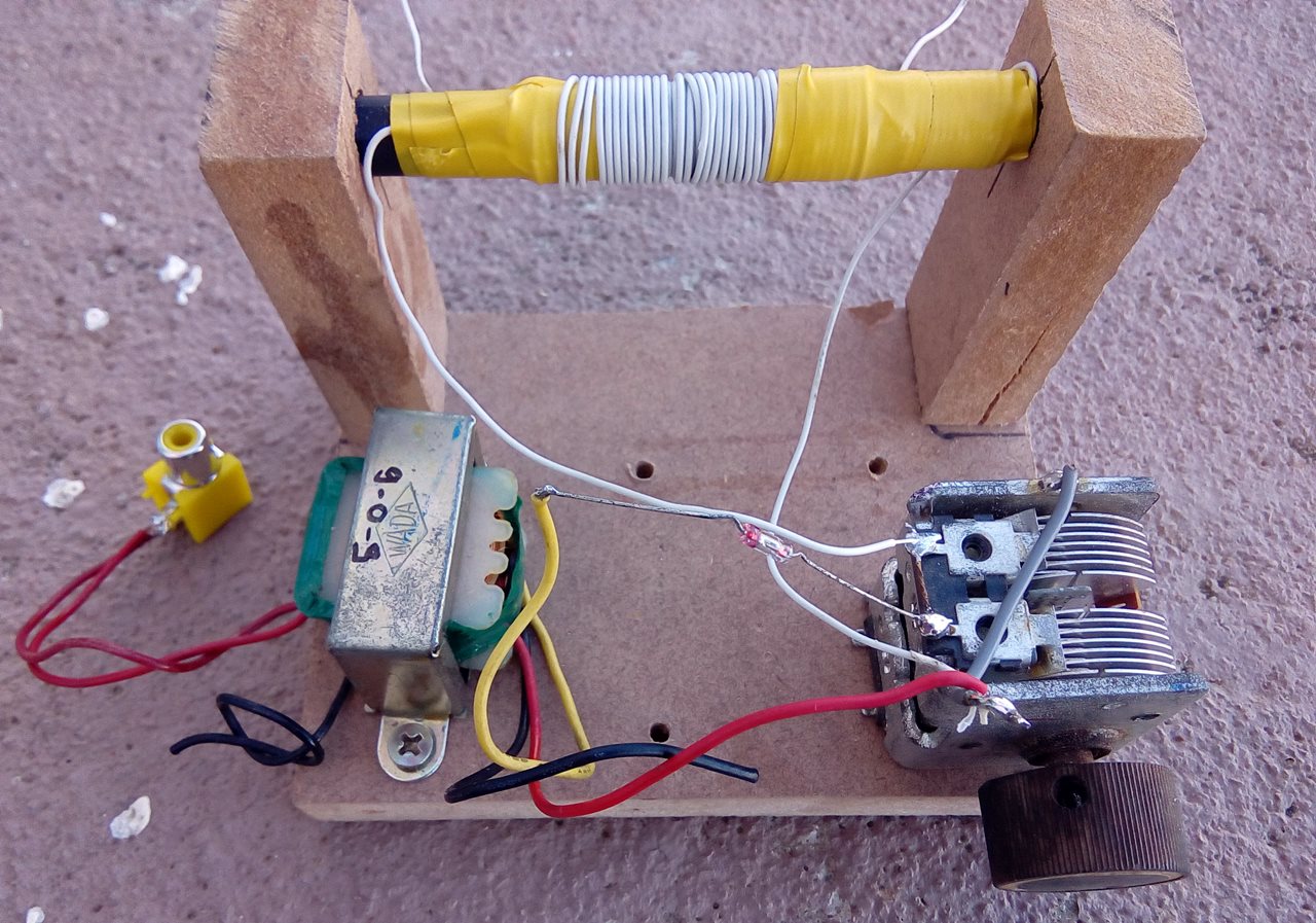 Rádio a cristal versão 2 Pakéquis