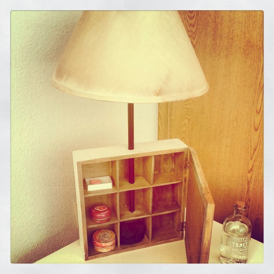 Lampara habitación dormitorio madera mesita noche romántico vintage night lamp wood original bedroom romantic chic 