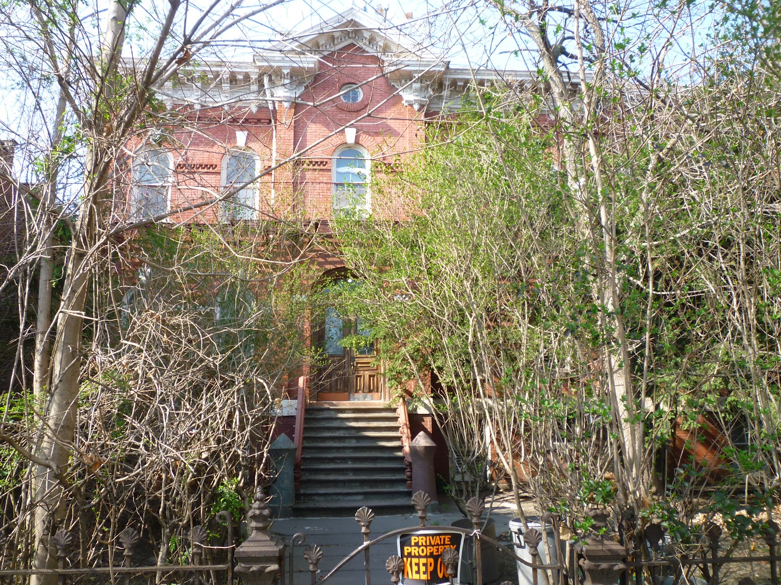 Lost City Oak Street's Haunted House