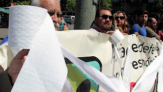 El dinero de la compensación tras el polémico Caso Confort ya está en la cuenta de BancoEstado, y el último paso corresponde al depósito de 7 mil pesos a cada uno de los chilenos mayores de 18 años en su Cuenta Rut. El dinero de la compensación tras el polémico Caso Confort ya está en la cuenta de BancoEstado, y el último paso corresponde al depósito de 7 mil pesos a cada uno de los chilenos mayores de 18 años en su Cuenta Rut.