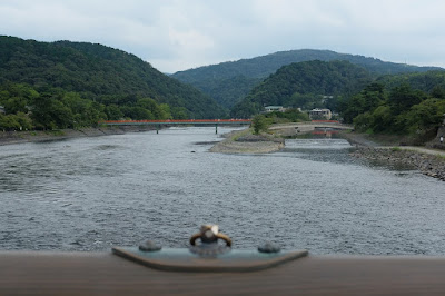 宇治橋から見た橘島と朝霧橋など