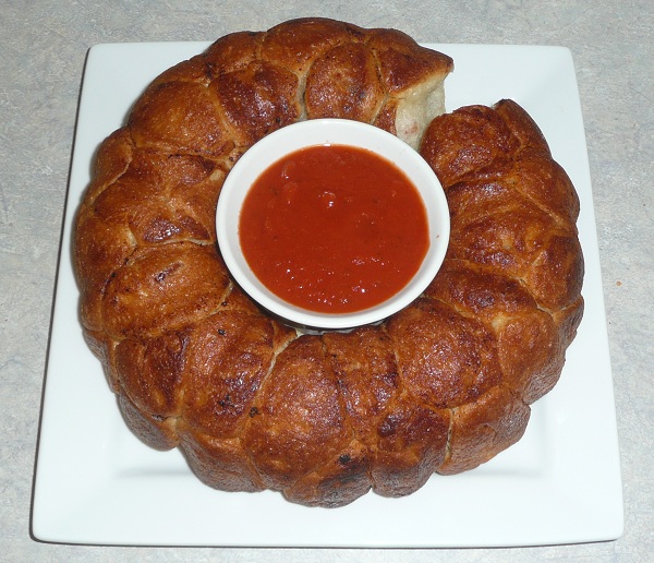 Pepperoni Pizza Monkey Bread
