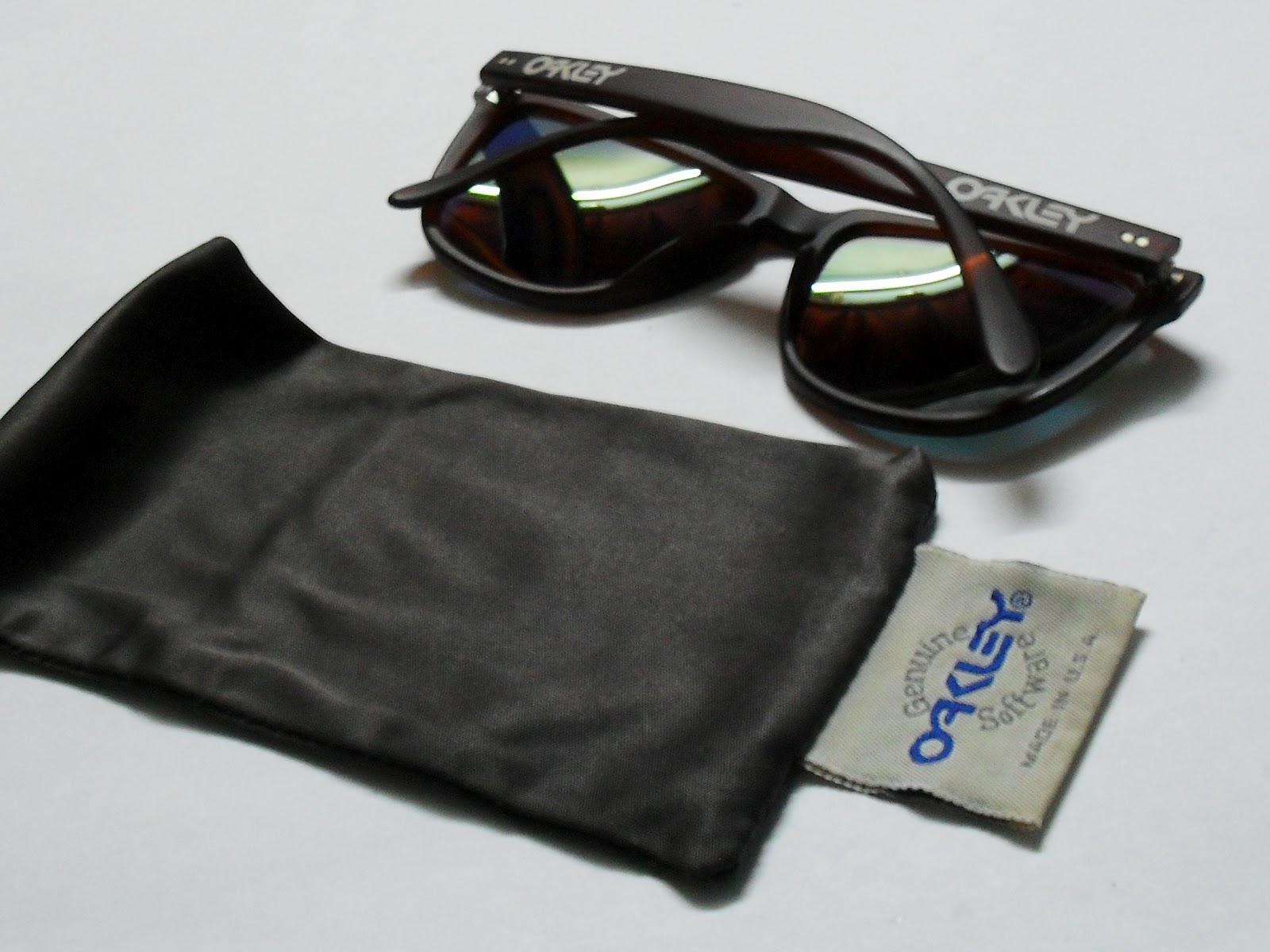 Malaya Retro : `SOLD OUT` RARE OAKLEY FROGSKINS MATTE ROOTBEER  FIRE 1ST GENERATION