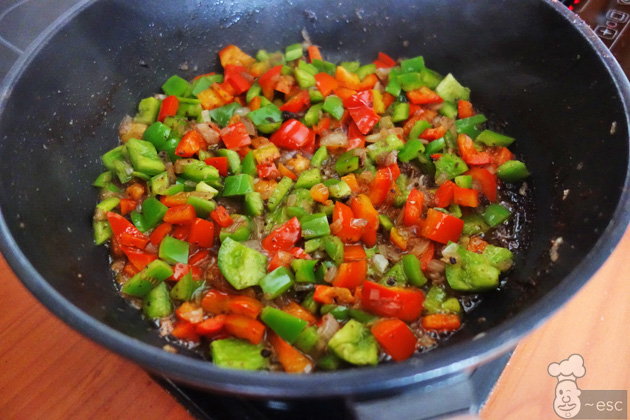 Guiso de calamares con patatas y fideos