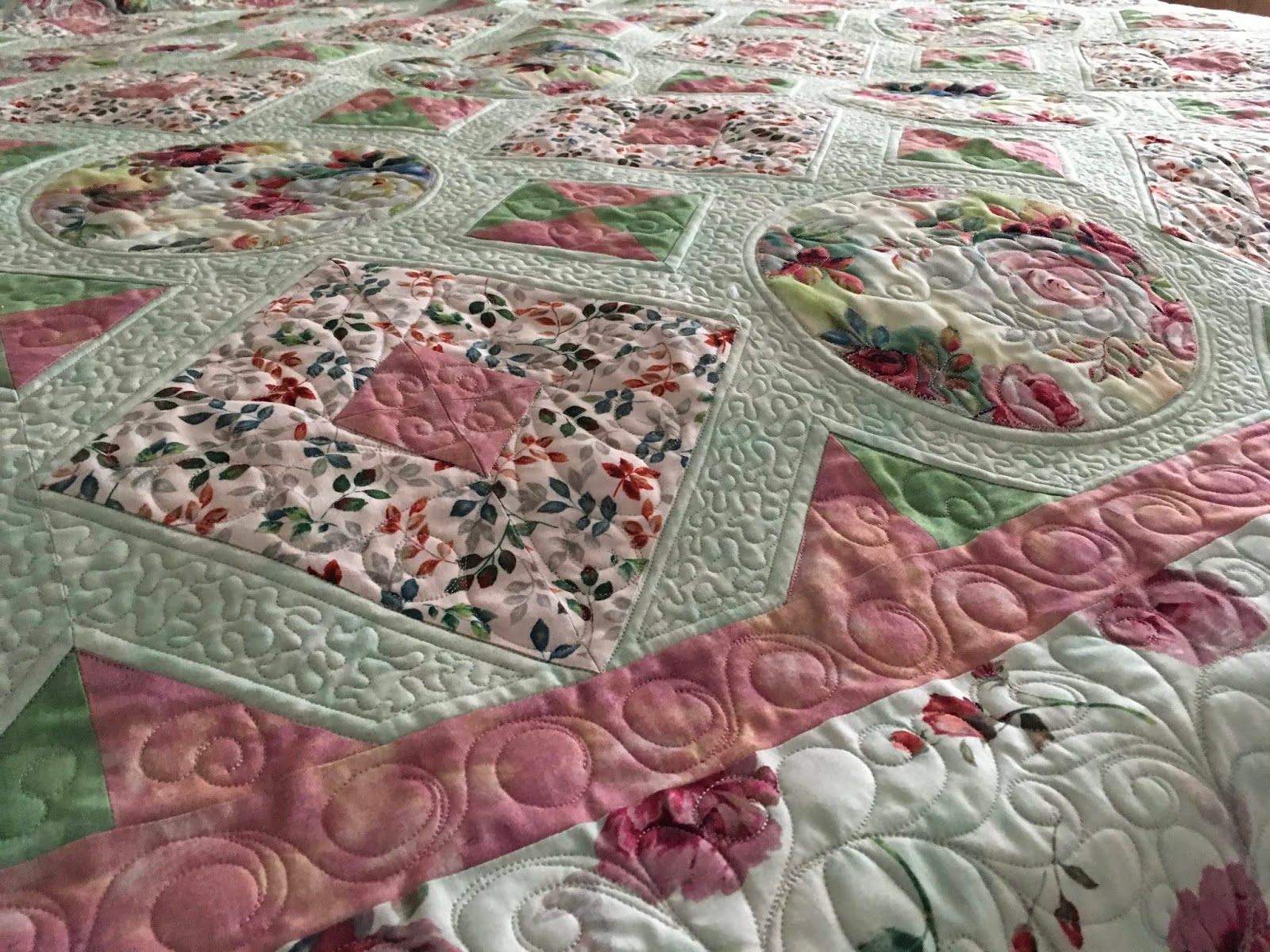 Custom Longarm Quilting by Quilts by Hannelore Heirloom Roses Custom